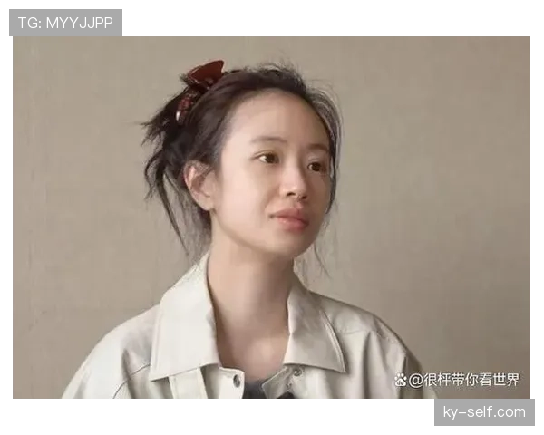 李梦背着大牌光环,居然偷偷爱上这家巷子小店,差距也太大了吧! 李梦背着大牌光环,居然偷偷爱上这家巷子小店,差距也太大了吧!